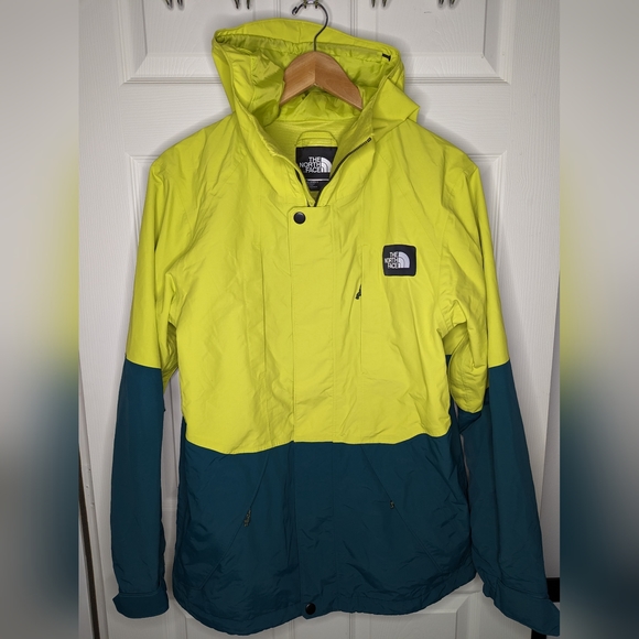 The North Face Other - The North Face turn it up Jacket in green with hood ski snowboard size medium